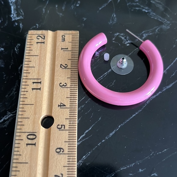 💎💖Lovisa Timeless Enamel Coated Pink Hoop Earrings-NWT - Picture 10 of 14